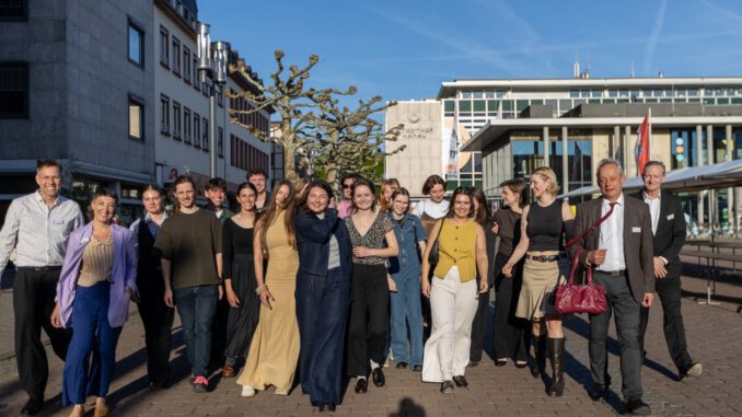 Absolventen der Brüder Grimm Berufsakademie zeigen Abschlussarbeiten im Neustädter Rathaus