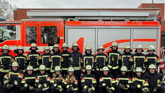 Ausbilderoffensive ermöglicht Neustart der Grundausbildung bei der Freiwilligen Feuerwehr Wiesbaden