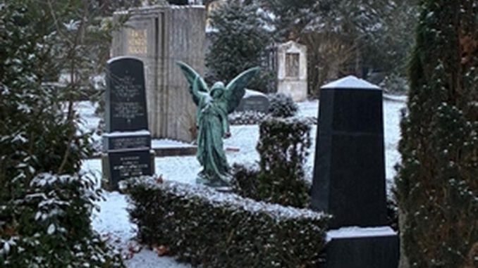 Eisglätte führt zu Besuchsverbot auf Hanauer Friedhöfen