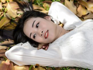 Fall Fashion 2023: Zeitlose Herbsttrends und Stylingtipps