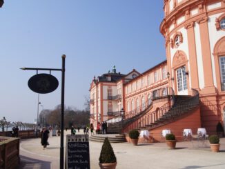 Fête Terroir nimmt Schloss Biebrich als Bühne für Rheingauer Weine