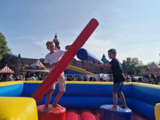 Fünf Tage Sommerwiese in Wiesbaden: Spiel, Wasser und Kreatives gegenüber dem Hauptbahnhof