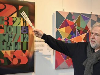 Geometrische Kompositionen in Farbe: Jürgen Felger stellt digitale Drucke im Wiesbadener Rathaus aus