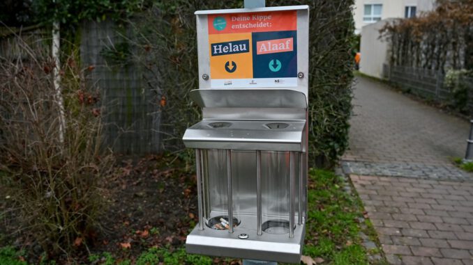 Hanau installiert 25 interaktive Kippensammler und verschärft Bußgeld für Zigarettenabfall