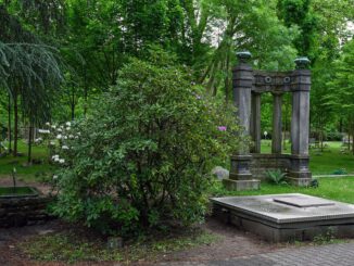 Hanauer Hauptfriedhof bezieht eigenes Brunnenwasser und reduziert Verbrauch von Trinkwasser