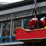 Höhenretter der Feuerwehr Hanau überraschen Kinderklinik am Nikolaustag
