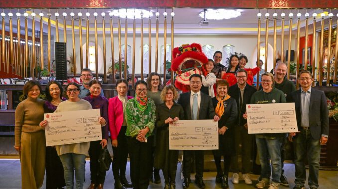 Jubiläum im Asia Palast: 6.000 Euro für drei soziale Einrichtungen in Hanau