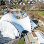 Kuppeldach kehrt zurück: Aufbau startet die Vorbereitungen für die Brüder Grimm Festspiele in Hanau