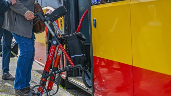 Praktische Schulung für Rollatornutzer im Bus startet am 23. April in Hanau