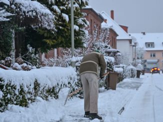 Starker Schneefall in Hanau führt zu Müllausfällen, Schulschließungen und Verkehrsbehinderungen