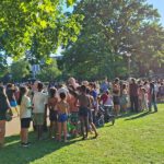 Verkürzte Sommerwiese in Wiesbaden lockt täglich rund 2000 Besucherinnen und Besucher
