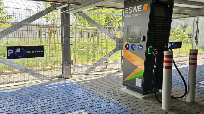Wiesbaden vergrößert Ladeangebot in städtischen Parkhäusern