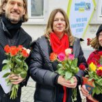 Wiesbaden verteilt Fairtrade Rosen zum Valentinstag und wirbt für faire Lieferketten