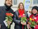 Wiesbaden verteilt Fairtrade Rosen zum Valentinstag und wirbt für faire Lieferketten